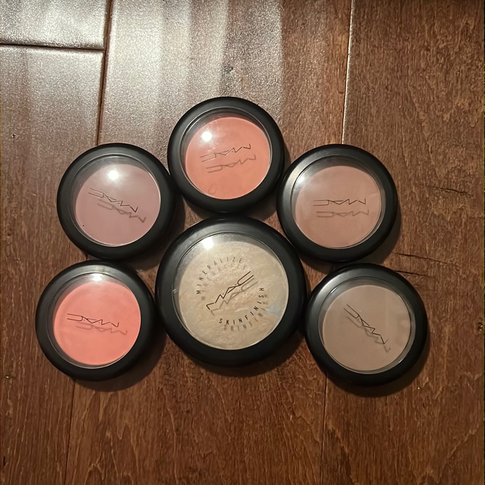 MAC highlight and blushes - gently used